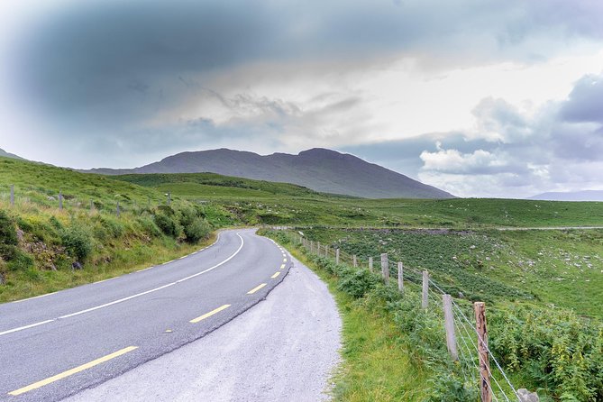 3-Day Blarney Castle, Ring of Kerry, & Cliffs of Moher Rail tour - Dublin Heuston to the first coast-to-countryside transfer
