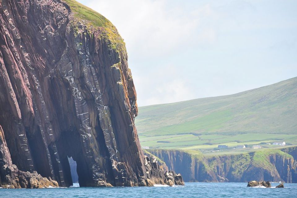 Best of Ireland 6-Day Backpackers Economy Tour - Day 5 Dingle to Killarney: Peninsula touring and a 19th-century horse-led ride