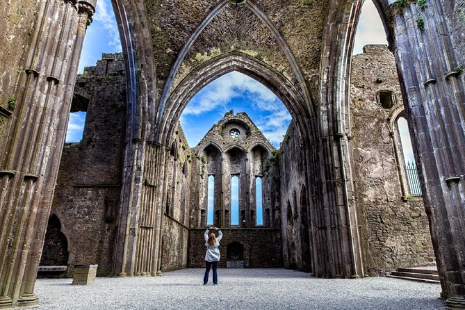 Blarney, Rock of Cashel & Cahir Castles Day Tour From Dublin - Cahir Castle: the fortress you don’t expect to love as much