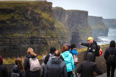 Cliffs Of Moher Tour In Spanish - Meeting point timing: start early, expect a tight schedule