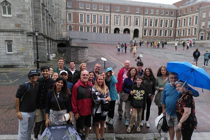 Complete tour of Dublin in Italian - Dublin Castle and Victoria Gardens: Vikings and Normans, seen from outside
