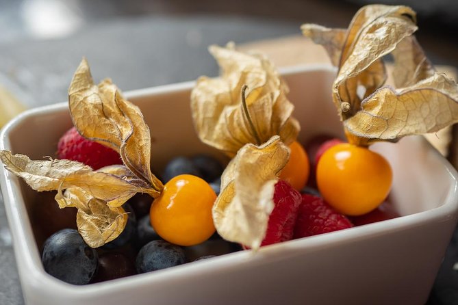 Deluxe Whiskey and Food Tasting in Dublin - Price and value: $97.20 for 1 hour 45 minutes