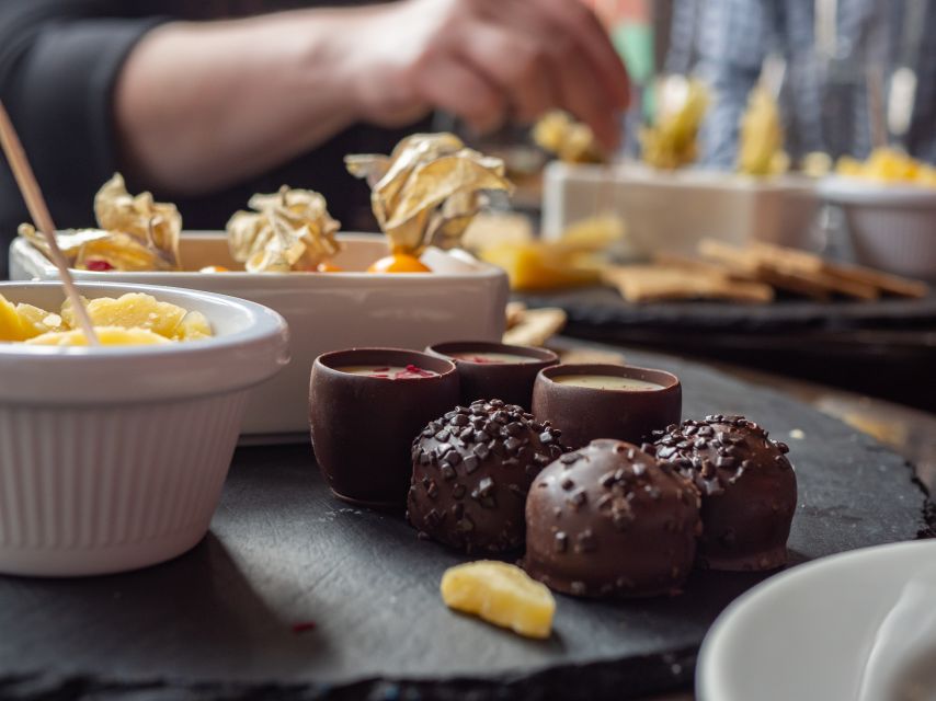 Dublin: 2-Hour Premium Whiskey and Food Tasting Tour - Palace Bar in Temple Bar: more than a famous address