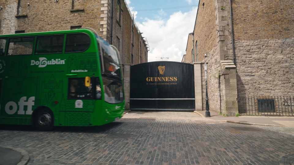 Dublin: Airport Transfer and Hop-On Hop-Off Bus Ticket - The hop-on hop-off green bus: live guides, big-picture sightseeing