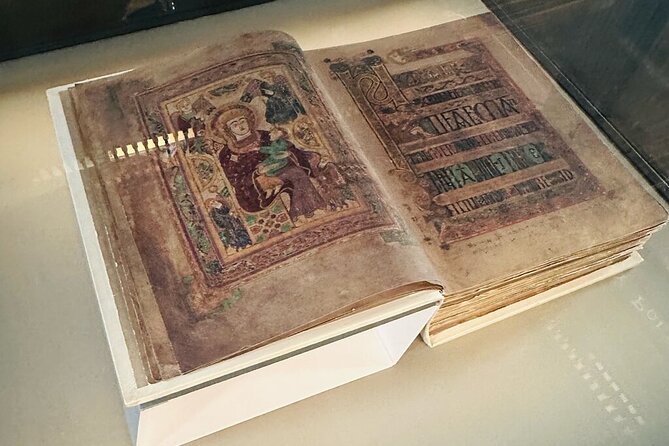 Dublin Book of Kells, Castle and Molly Malone Statue Guided Tour - Who This Tour Fits Best (and who should skip it)