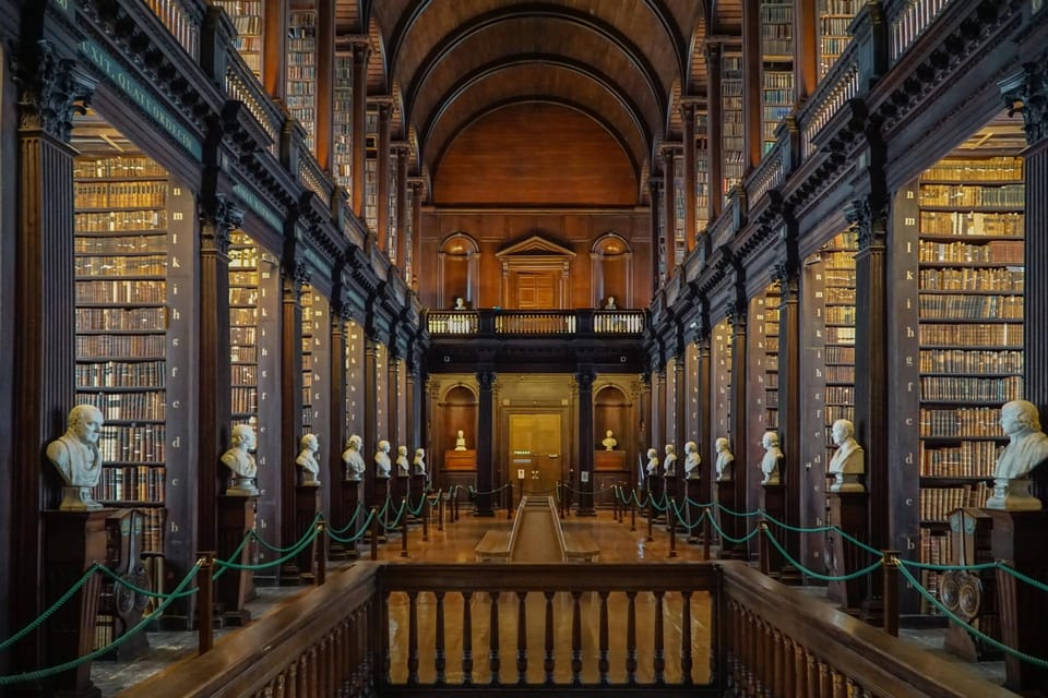 Dublin: Book of Kells, Dublin Castle and Christ Church Tour - Dublin Castle courtyards: the nerve center feeling