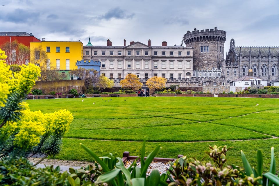 Dublin: Book of Kells, Dublin Castle and Christ Church Tour - Trinity College and the Old Library: where the Book of Kells takes over