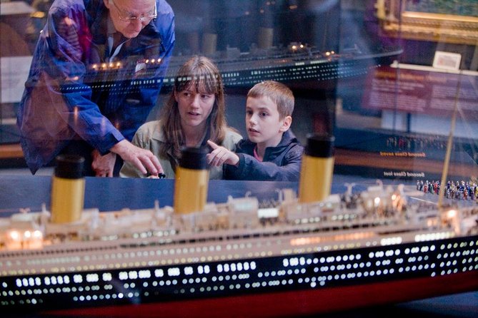 Dublin: Giant's Causeway, Dark Hedges, Dunluce and Belfast Titanic entrance fee - Who this day trip suits best