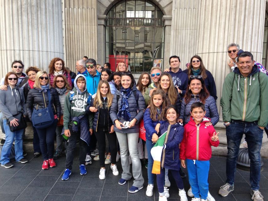 Dublin Highlights: 2.45-Hour Walking Tour in Italian - Italian storytelling you can follow, even with kids