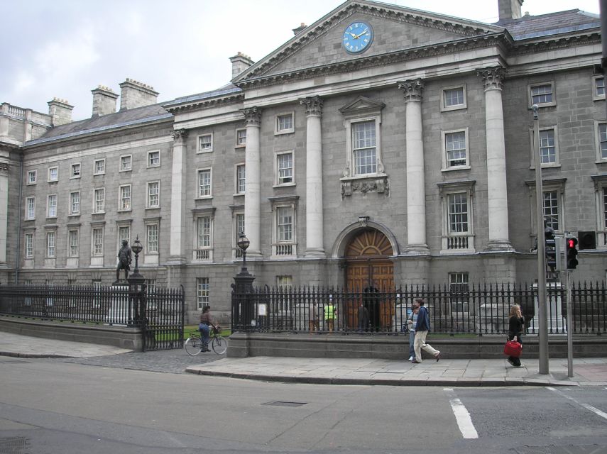 Dublin: Highlights and Hidden Corners Walking Tour - The smartest 2.5 hours you can spend on central Dublin