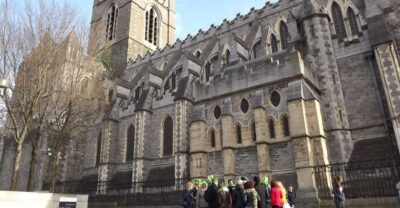 Dublin: Highlights and Hidden Corners Walking Tour - Where the tour starts: Dame Street’s Tree of Gold