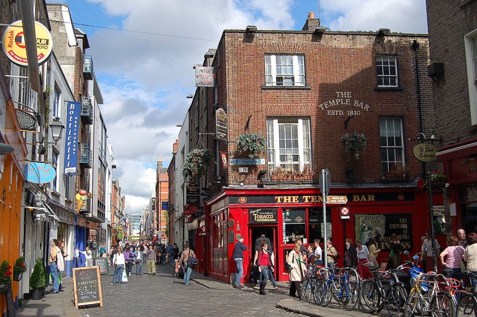 Dublin: Highlights and Hidden Corners Walking Tour - Henry & Moore Streets and the route toward O’Connell Street