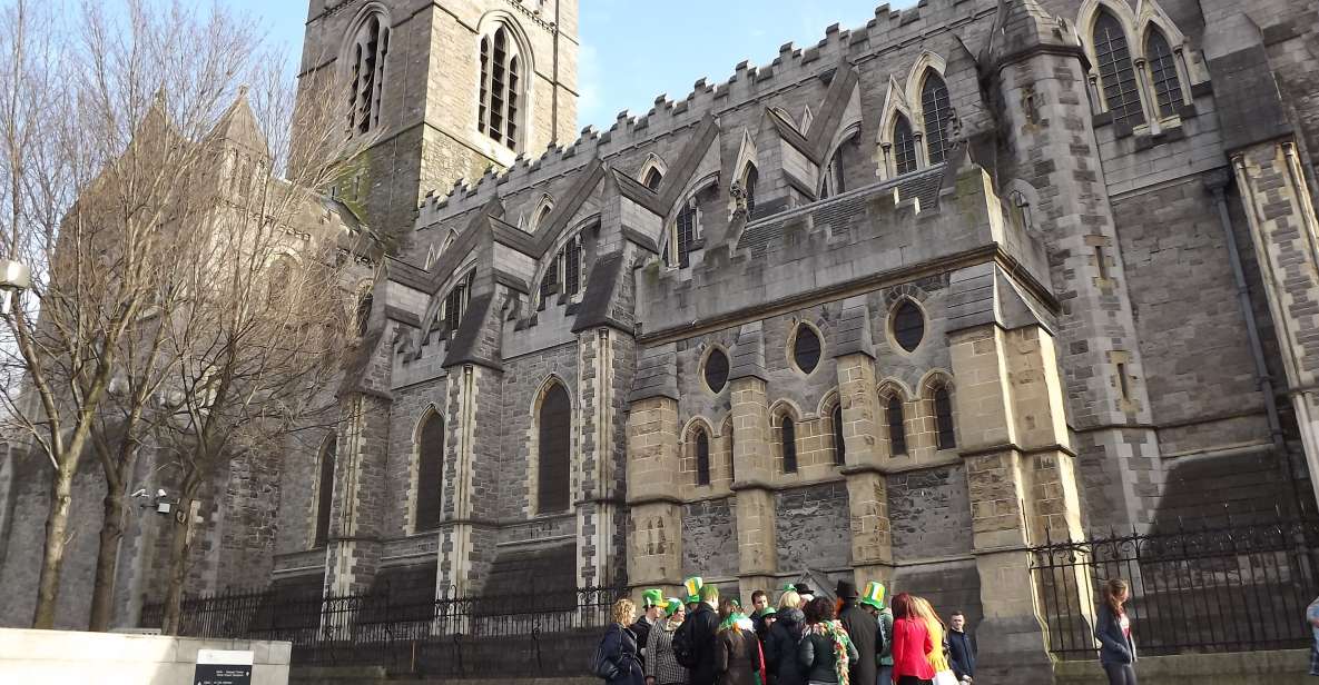 Dublin: Highlights and Hidden Corners Walking Tour - Where the tour starts: Dame Street’s Tree of Gold