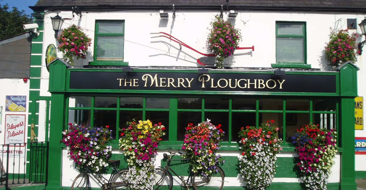 Dublin: Irish Night Show at the Merry Ploughboy Pub - Before 8:00 PM: Doors open, dinner starts, and you get set up