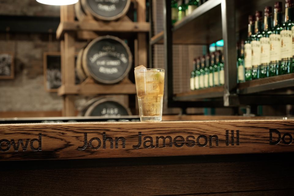Dublin: Jameson Whiskey Distillery Tour with Tastings - Comparative Tasting of Three Jamesons: What to Notice in the Pour