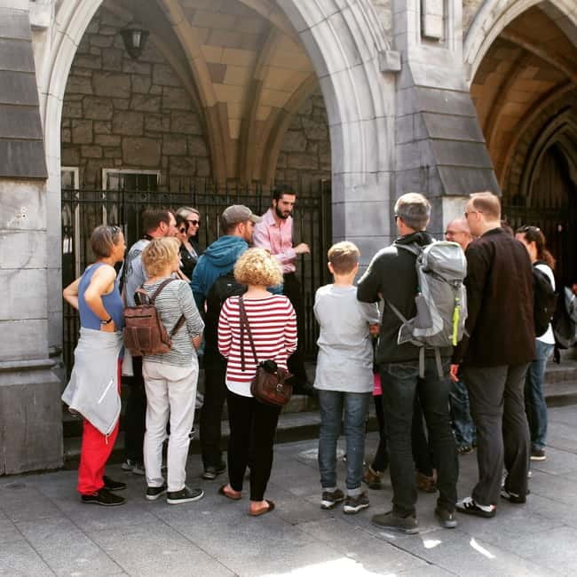 Dublin: Sightseeing Walking Tour in German - From Former Parliament House to Trinity College’s Book of Kells Finish