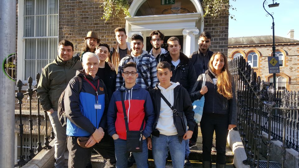 Dublin: Sightseeing Walking Tour in German - Those Small-Group Surprise Moments You’ll Actually Remember