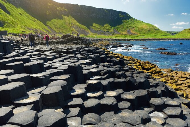 Dublin to Belfast, Dunluce Castle and Giant's Causeway Day Tour - Back on the Road: A Quick Reset in Castlebellingham