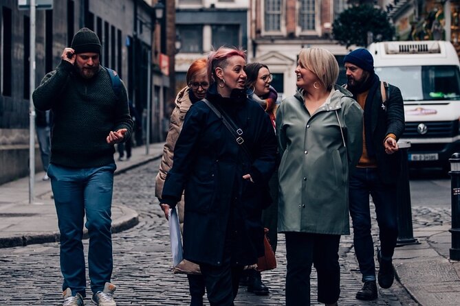 Dublin Traditional Irish 3 Course Meal Walking Tour with Local - Main course feel: Irish stew and breads as the middle act