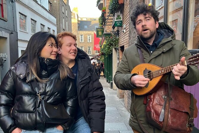 Dublin Traditional Irish Music Walking Tour with Live Performance - Grattan Bridge and the River Liffey: A Quick Photo Stop That Feels Like Dublin
