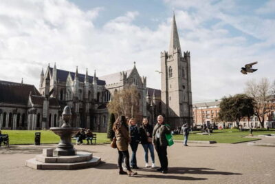 Dublin: Trinity College, Castle, Guinness and Whiskey Tour - Molly Malone to Trinity College: the early Book of Kells advantage