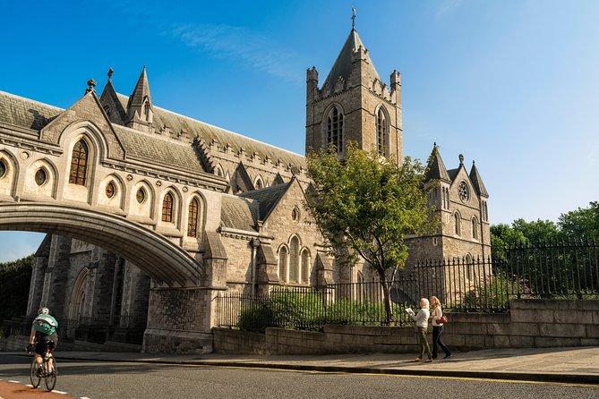 Essential Private Dublin walking tour for up to 6 people - Why this private 2-hour Dublin walk works for tight schedules