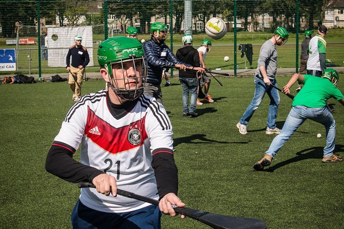 Experience Gaelic Games in Dublin - Hurling and Gaelic handball: fun pressure, not performance pressure