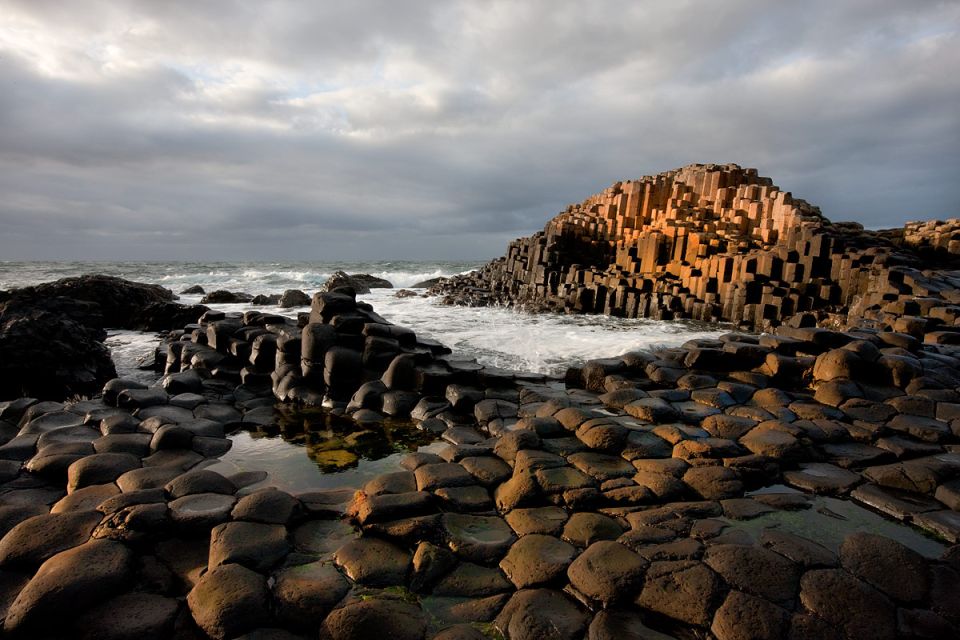 From Dublin: Belfast and Giant's Causeway: 2-Day Guided Tour - The Black Taxi Tour option: powerful context, simple logistics
