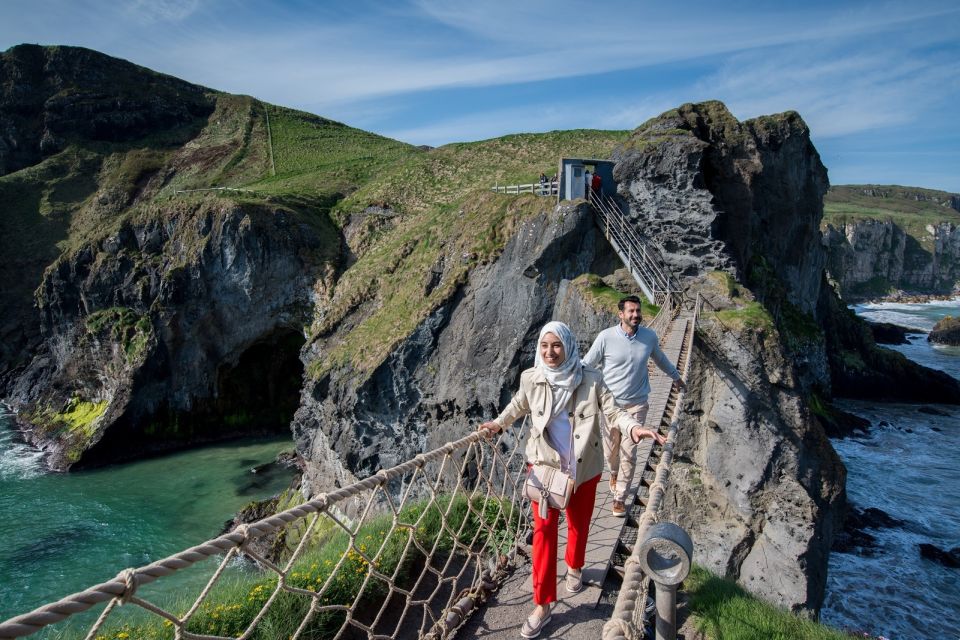 From Dublin: Belfast and Giant's Causeway: 2-Day Guided Tour - Dunluce Castle ruins: when a cliff-top home becomes a viewpoint
