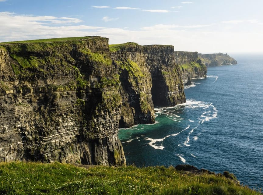 From Dublin: Cliffs of Moher, Boat Tour & Aillwee Cave - What it’s like on the coach: comfort, Wi-Fi, and keeping the schedule