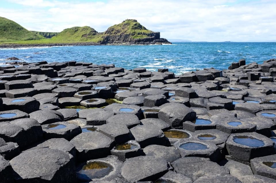 From Dublin: Giant's Causeway, Dark Hedge & Belfast Tour - Lunch at the Causeway: Budgeting for Food Without Losing Time