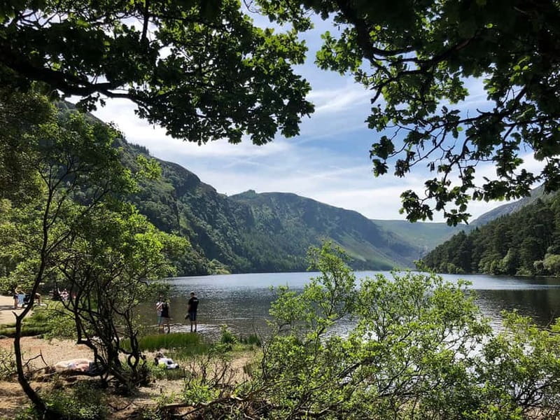 From Dublin: Wicklow, Powerscourt, and Glendalough Day Tour - Enniskerry lunch break: a small-town reset with real options