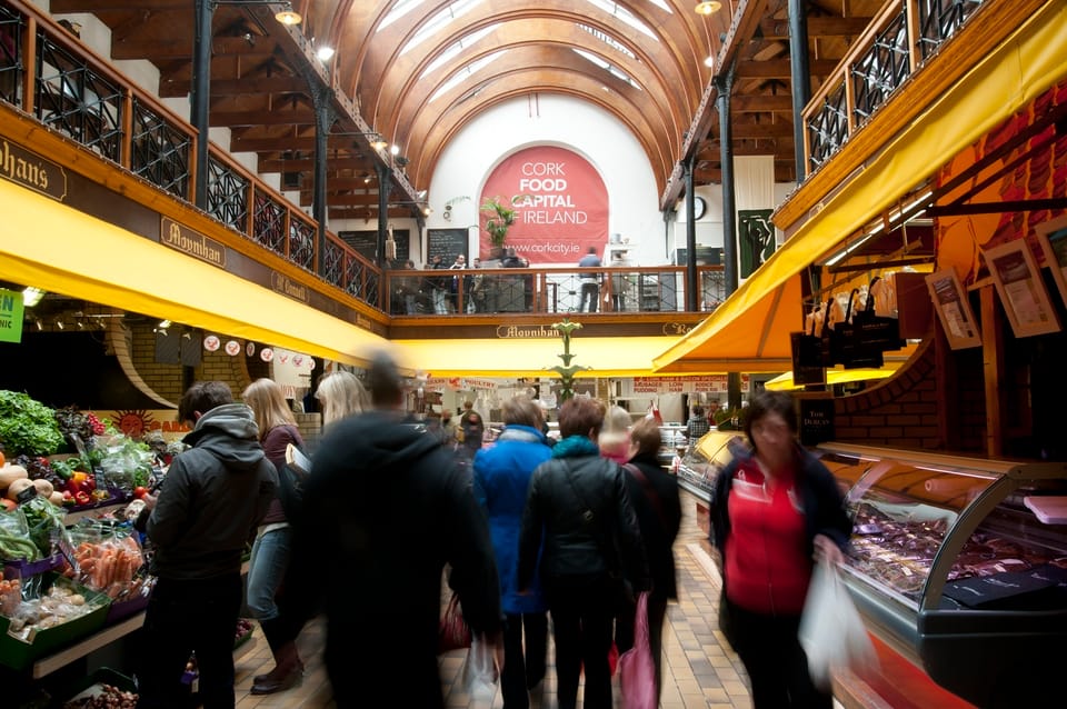 From Dublin:Cork,Cahir Castle,Rock of Cashel Tour in Spanish - A 12-hour south Ireland hit: castles plus Cork in one day