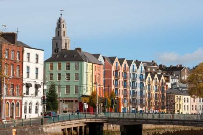 From Dublin:Cork,Cahir Castle,Rock of Cashel Tour in Spanish - Cahir Castle on the River Suir: why this fortress feels complete
