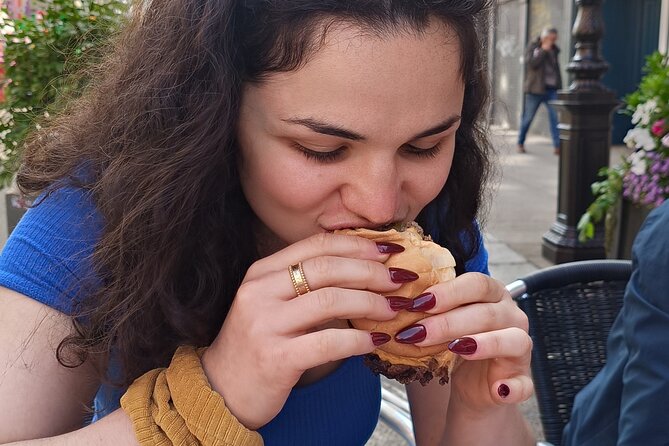 NO DIET CLUB - Best Food Tour in Dublin ! - The guide experience: small group, big energy