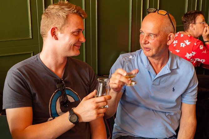 Premium Whiskey and Food Tasting in Dublin - What you actually taste: five whiskeys plus Irish farmhouse pairings