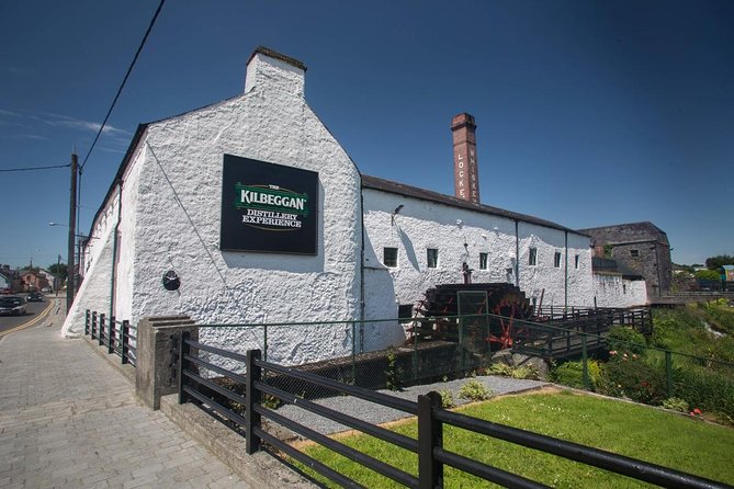Private Full Day Whiskey Tour from Dublin with Tullamore D.E.W. - Stop 2: Sean’s Bar in Athlone for a private pub tasting