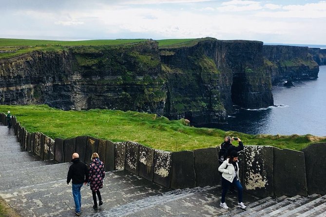 Scogliere di moher e Galway in italiano - The Burren e Kinvara: una tappa rocciosa che dà respiro