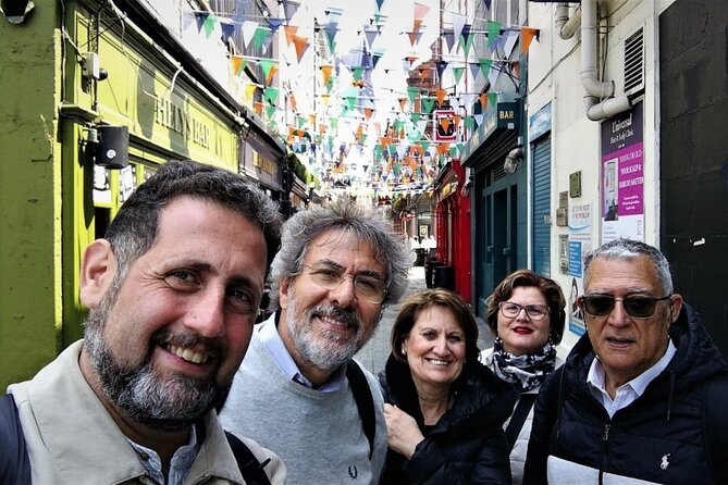 Semi-Private (8people max) 2.5 Hr Dublin Walking Tour - Semi-private pacing: up to 8 people and an easy 10:00 meetup
