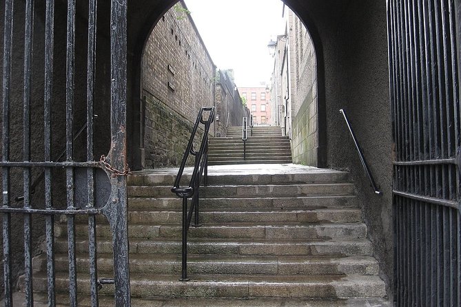 The Best of Dublin - Highlights and Hidden Corners - Shopping, Historic Streets, and the Monuments That Mean Something