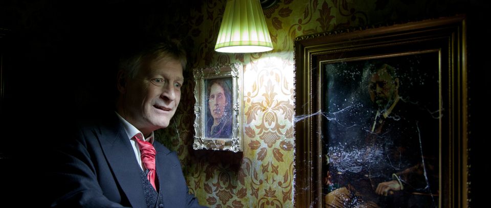 The Dublin Ghostbus Tour - Upstairs in the Victorian Theatre: The Ride Through Dublin’s Creepiest Spots